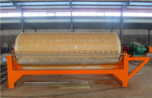 铁矿磁选机，山东铁矿磁选机工作原理磁性有多强_山东铁矿磁选机工作原理铁精粉流程及转速有什么规定