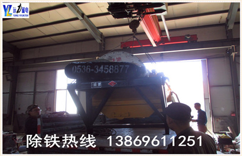 2.远力磁电专业生产各种设备 干式磁选机,湿式磁选机,赤铁矿磁选机,褐铁矿磁选机,镜铁矿磁选机,锰矿磁选机等.拥有精良的加工设备,雄厚的科研力量,先进的工艺编排和现代化的管理,是磁选机设备定点生产企业.我们为客户提供优质的售前技术服务,认真介绍各种设备的技术特点.要求及用途,为客户提供详尽的设备配置和合理的报价,在保证质量的前提下尽量降低客户的投资成本.我厂有各类开云官方网页版-开云中国
试验设备,可为用户免费做选矿试验.