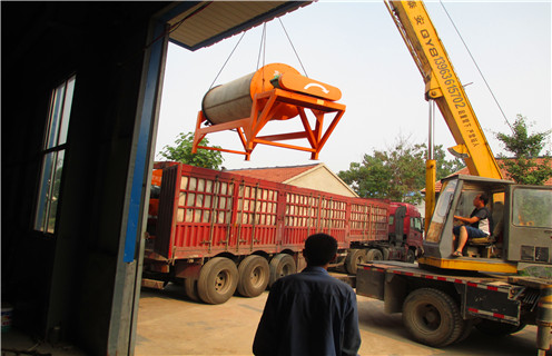 干选磁选机结构图 干选磁选机结构图